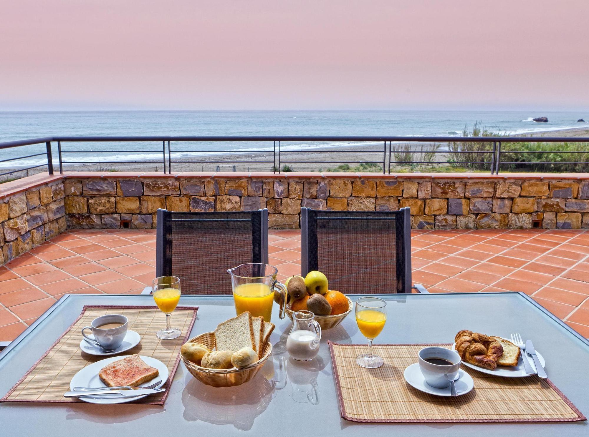 Albayt Beach Casares Luaran gambar
